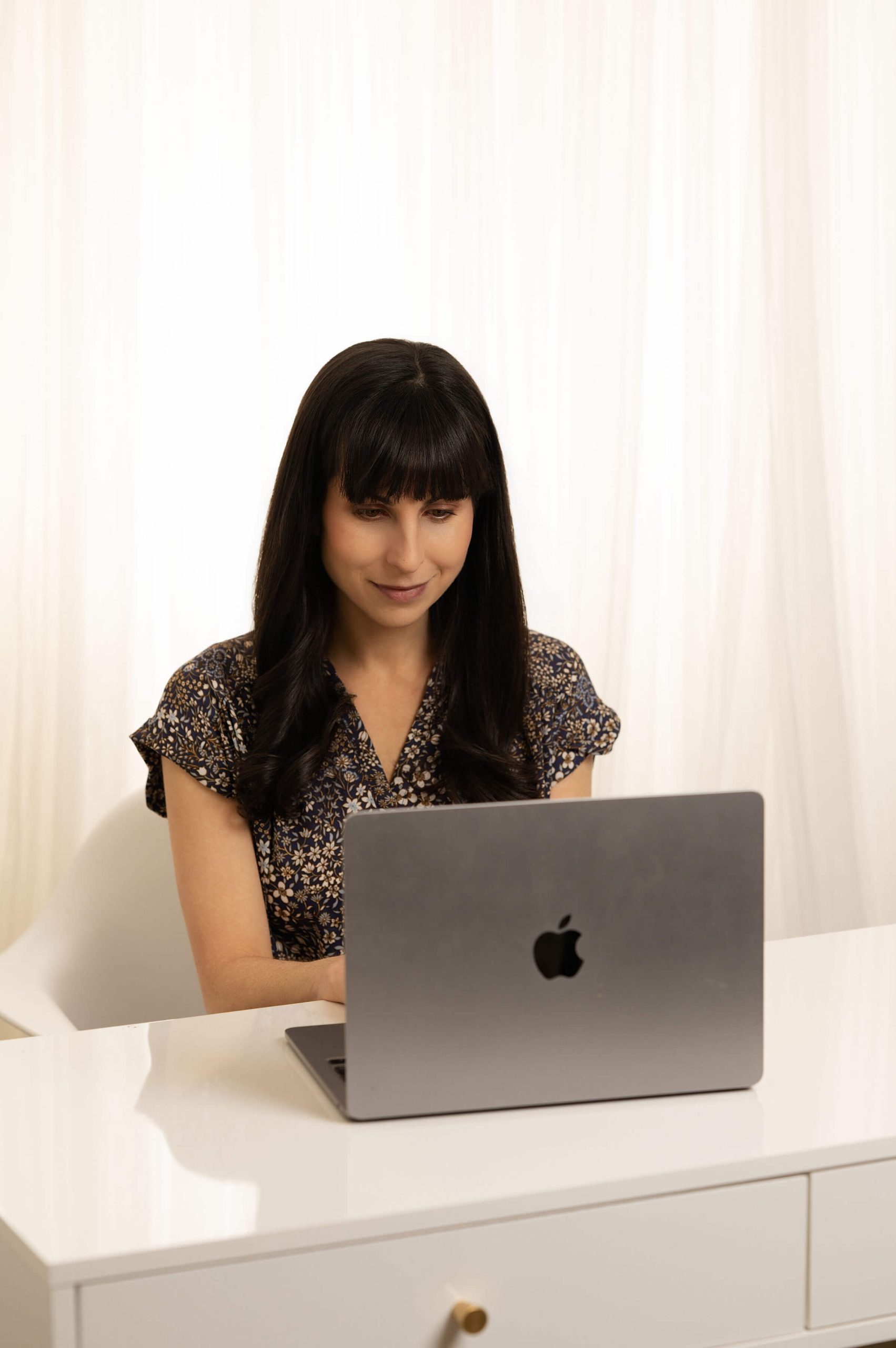 Emma-Worth--laptop (1)